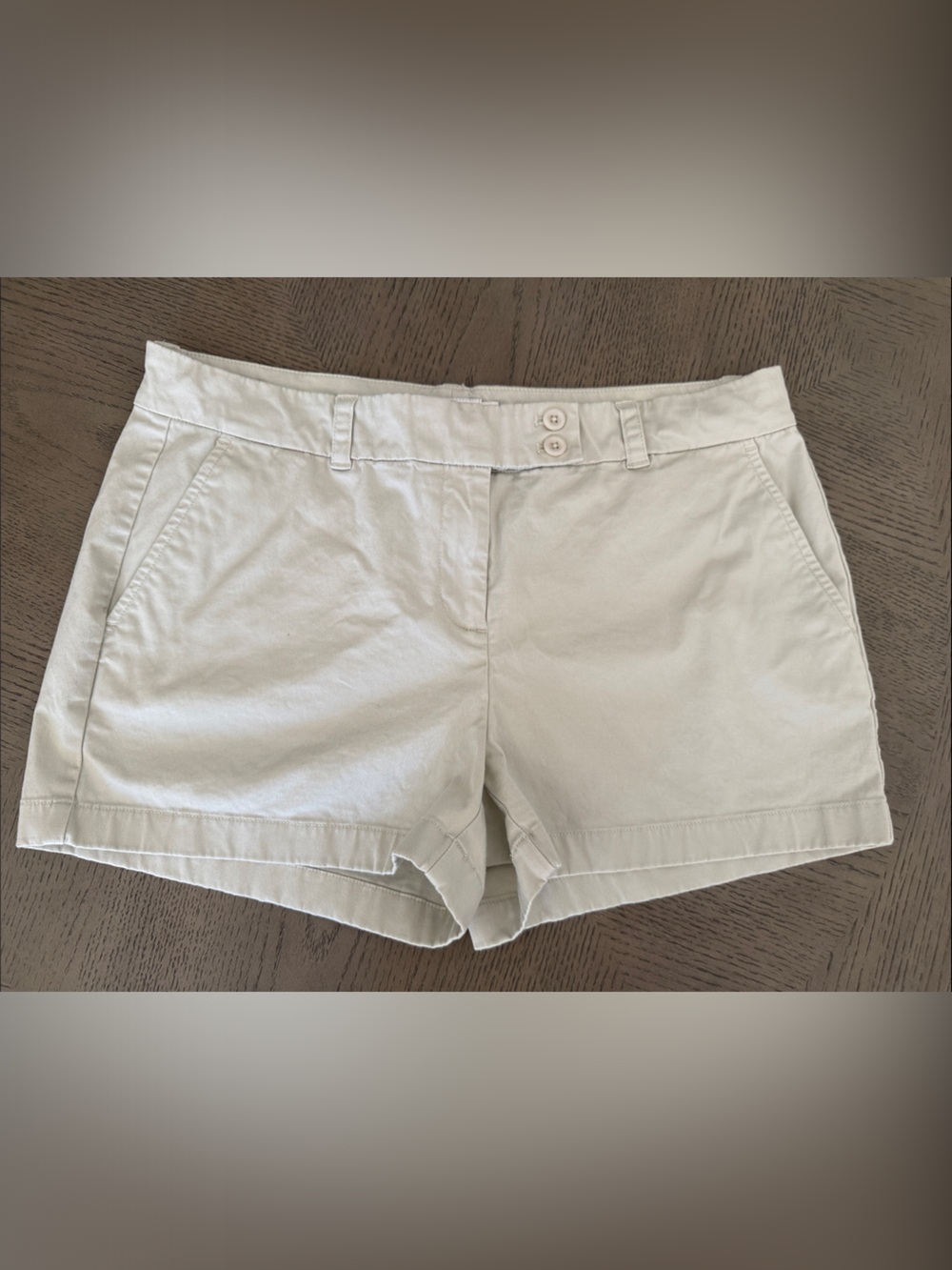 Vineyard Vines Women’s Classic Fit Shorts Size 12 Bone Cotton Stretch